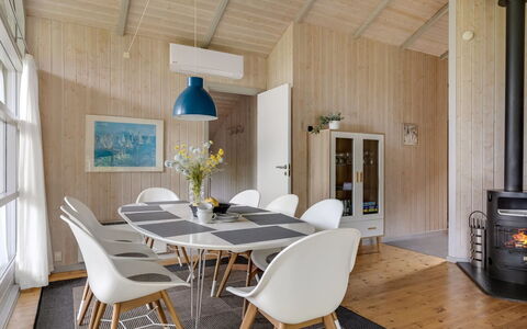 Ljubinko - 300M from the Sea: Interior Design, Möbel, Flooring, Holz, Decke, Fussboden, Light Fixture, Esszimmer, Küche & Esszimmer Tisch, Stuhl