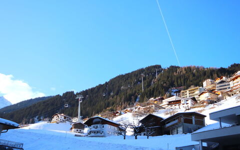 Kappl 327: Bergforms, Berg, Hügel, Gebirge, Hochland, Bergstation, Landschaft, Winter, Geologisches Phänomen, Schnee