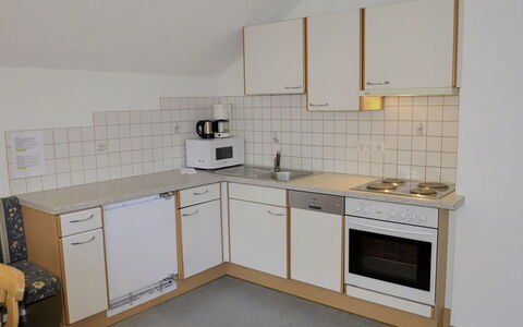 Kappl 327: Küche, Spüle, Küchengerät, Major Appliance, Countertop, Sinken, Interior Design, Armatur, Flooring, Zapfhahn
