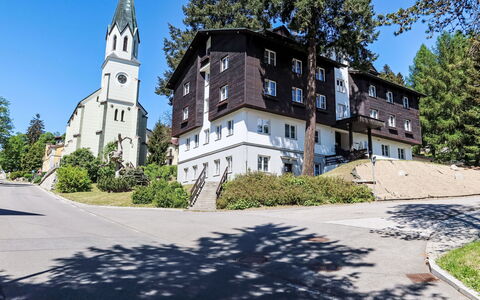 Golden View: Baum, Wohngebiet, Haus, Zuhause, Menschliche Siedlung, Estate, Hütte, Vorort, Schiebefenster, Lärche