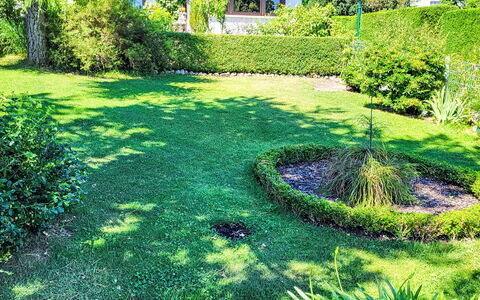 Flecken Zechlin: Blau, Wohngebiet, Wohnung, Eigentumswohnung, Resort, Balkon, Estate, Rasen, Schwimmbad, Hotel