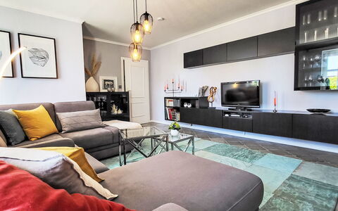 Flecken Zechlin: Blau, Wohngebiet, Wohnung, Eigentumswohnung, Resort, Balkon, Estate, Rasen, Schwimmbad, Hotel