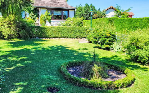 Flecken Zechlin: Blau, Wohngebiet, Wohnung, Eigentumswohnung, Resort, Balkon, Estate, Rasen, Schwimmbad, Hotel