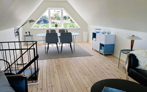 Rosalie - 150M from the Sea: Blau, Wohngebiet, Wohnung, Eigentumswohnung, Resort, Balkon, Estate, Rasen, Schwimmbad, Hotel