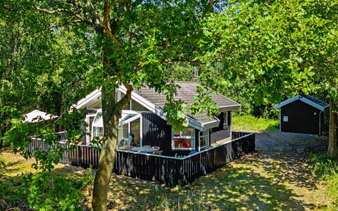 Solfrid - 230M from the Sea: Blau, Wohngebiet, Wohnung, Eigentumswohnung, Resort, Balkon, Estate, Rasen, Schwimmbad, Hotel