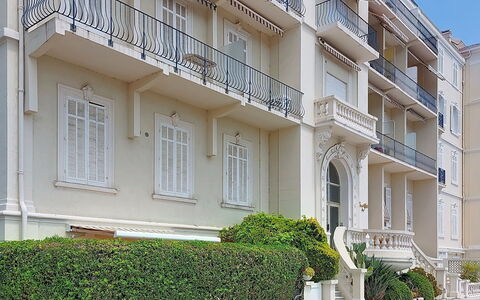 Le Grand Hotel: Gebirge, Balkon, Bergdorf