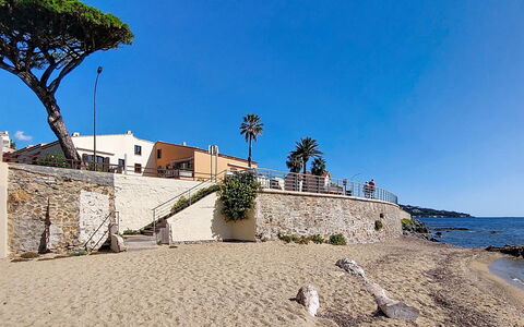 Le Grand Hotel: Gewässer, Küste, Horizont, Sommer, Ufer, Küsten Und Ozeanische Forms, Strand, Meer, Landschaft, Sand