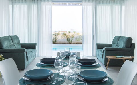 A Casa di Gio: Möbel, Interior Design, Couch, Wohnzimmer, Textil, Flooring, Tabelle, Fussboden, Zimmer, Zuhause