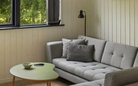 Pertti - 750M from the Sea: Flooring, Möbel, Fussboden, Holzboden, Hartholz, Planke, Holzbeize, Wohnzimmer, Laminatboden, Kaffetisch