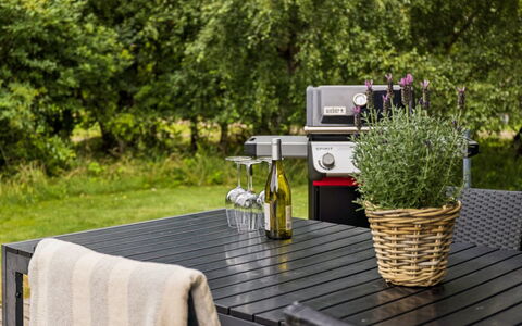 Pertti - 750M from the Sea: Möbel, Essen, Gartenmöbel, Tisch Im Freien, Garten, Stuhl, Holzbeize