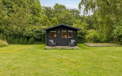 Pertti - 750M from the Sea: Schuppen, Gartenbauten, Hütte, Blockhaus, Garten, Rasen, Garten, Park, Abstellgleis, Hinterhof