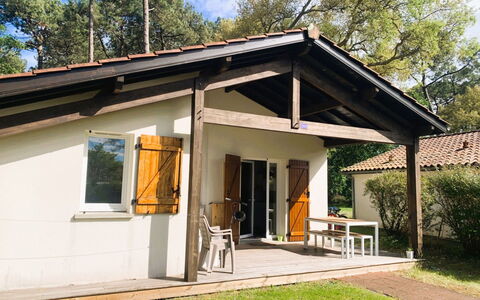 Allée des Dunes: Holz, Haus, Hütte, Tür, Zuhause, Dach, Veranda, Gartenbauten, Estate, Schatten