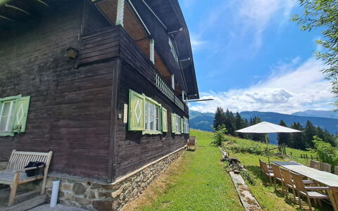 Grafenast: Haus, Hütte, Zuhause, Ländliches Gebiet, Grundstueck, Tür, Bauernhaus, Abstellgleis, Veranda, Steigung