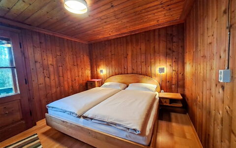 Grafenast: Holz, Schlafzimmer, Bett, Bettdecke, Interior Design, Fussboden, Bettrahmen, Flooring, Bedding, Hartholz