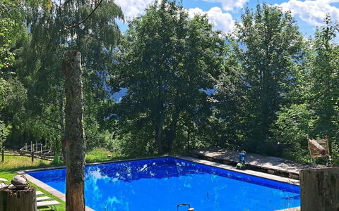 Grafenast: Blau, Schwimmbad, Freizeit, Schatten, Garten, Landscaping, Water Feature, Hinterhof, Immergrün