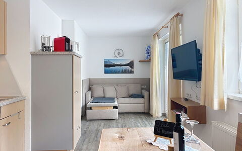 Pettneu am Arlberg 662: Möbel, Interior Design, Wohnung, Fussboden, Zimmer, Stuhl, Wohnzimmer, Couch, Holzbeize