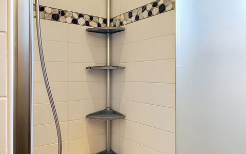 Chalet Chaudoudoux: Interior Design, Fliese, Badezimmer, Armatur, Regale, Regal, Installation