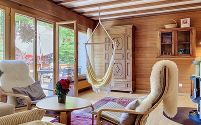 Les Paccots 603: Möbel, Interior Design, Holz, Flooring, Fussboden, Stuhl, Beleuchtung, Wohnzimmer, Holzboden, Zimmer