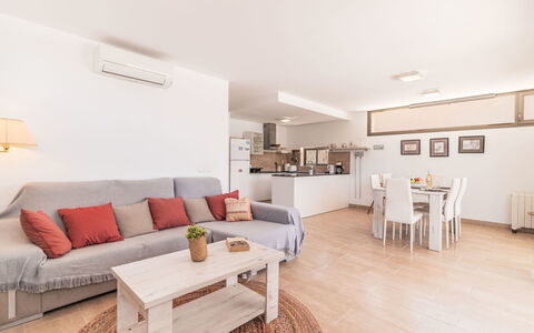 Garlanda: Möbel, Interior Design, Flooring, Couch, Fussboden, Holz, Zimmer, Decke, Wohnzimmer, Wohnung