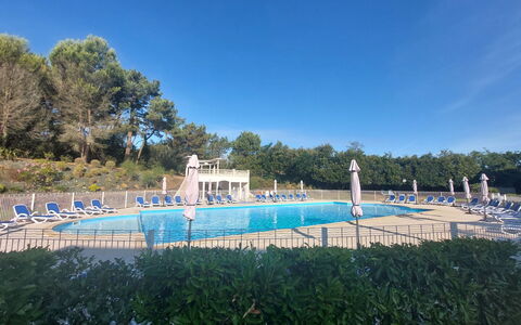 Confort, Piscine et Plage: Schwimmbad, Gartenmöbel, Resort, Schatten, Landscaping, Sonnenliege, Ferienort, Hotel