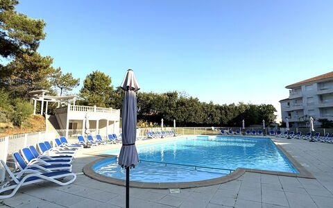 Confort, Piscine et Plage: Schwimmbad, Gartenmöbel, Resort, Hotel, Ferienort, Thermae, Sonnenliege, Boutique Hotel