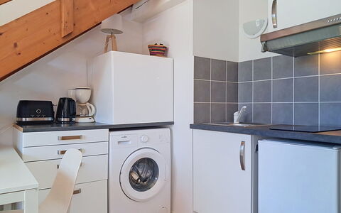 Les 3 Voiles: Flooring, Major Appliance, Interior Design, Fussboden, Holz, Decke, Küche, Möbel, Küchengerät, Zimmer