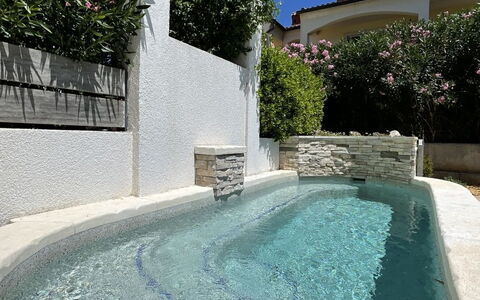 Volme: Verbundwerkstoff, Schwimmbad, Water Feature, Beton, Flagstone, Design, Fliese, Resort, Hotel
