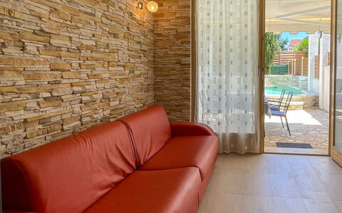 Volme: Wand, Flooring, Interior Design, Fussboden, Decke, Beleuchtung, Möbel, Couch, Zimmer, Wohnzimmer