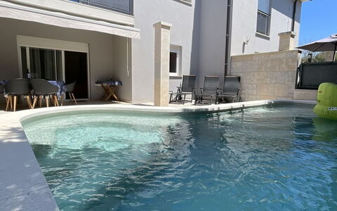 Monte Kope: Schwimmbad, Wohngebiet, Verbundwerkstoff, Resort, Estate, Water Feature, Villa, Hotel, Schatten, Hazienda