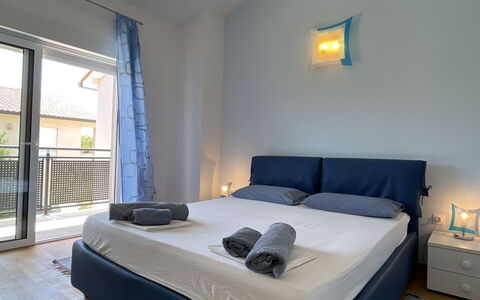 Monte Kope: Möbel, Interior Design, Holz, Fussboden, Schlafzimmer, Flooring, Zimmer, Bett, Beleuchtung, Decke