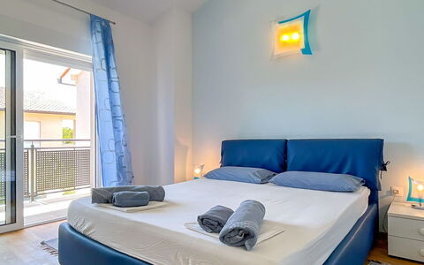 Monte Kope: Möbel, Interior Design, Holz, Fussboden, Flooring, Schlafzimmer, Zimmer, Bett, Textil, Beleuchtung