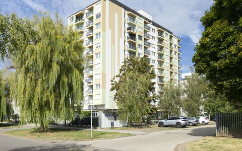 Silver: Daytime, Gebäude, Wohnung, Wohngebiet, Stadt, Stadtgebiet, Nachbarschaft, Fassade, Eigentumswohnung