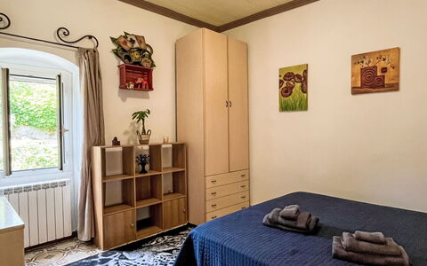 Enrico: Möbel, Interior Design, Wand, Flooring, Fussboden, Schlafzimmer, Holz, Bett, Zimmer, Decke