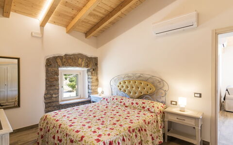 Lago di Vico 629: Möbel, Interior Design, Zuhause, Wohnung, Schlafzimmer, Decke, Linens, Bett, Bedding, Bettrahmen