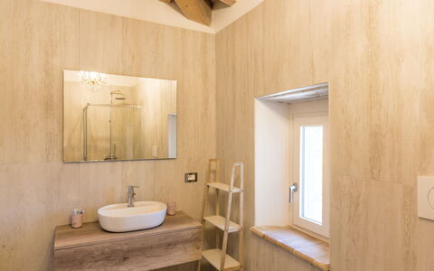 Lago di Vico 629: Flooring, Wand, Fussboden, Holz, Armatur, Interior Design, Bad Sink, Sinken, Badezimmer, Decke