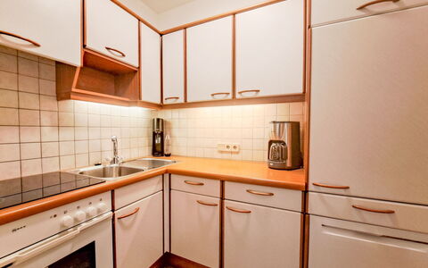 Auffach 606: Küche, Holz, Countertop, Interior Design, Flooring, Major Appliance, Cabinetry, Küchengerät, Fussboden, Sinken