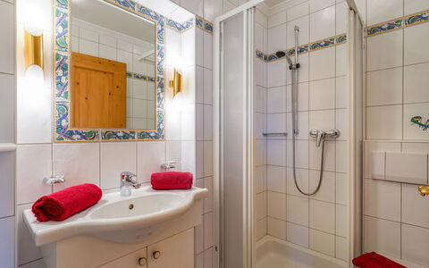 Auffach 606: Interior Design, Flooring, Fussboden, Armatur, Bad Sink, Zimmer, Sinken, Badezimmer, Decke, Installation