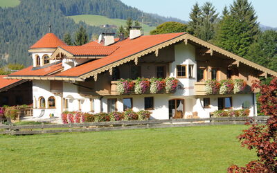 Auffach 606: Dach, Haus, Strauch, Hütte, Zuhause, Estate, Bauernhaus, Ground, Garten