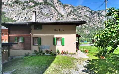 Jägerheim: Möbel, Interior Design, Stuhl, Gartenmöbel, Natürliches Material, Schatten, Tisch Im Freien, Design, Restaurant, Küche & Esszimmer Tisch