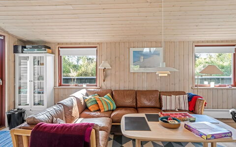 Christiern - 600M from the Sea: Holz, Interior Design, Decke, Möbel, Flooring, Zuhause, Fussboden, Zimmer, Hartholz, Wohnzimmer