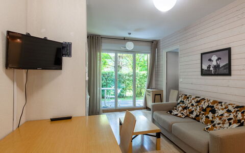 Ax-Les-Thermes 603: Holz, Flooring, Interior Design, Fussboden, Möbel, Zimmer, Wohnung, Holzboden, Decke, Holzbeize