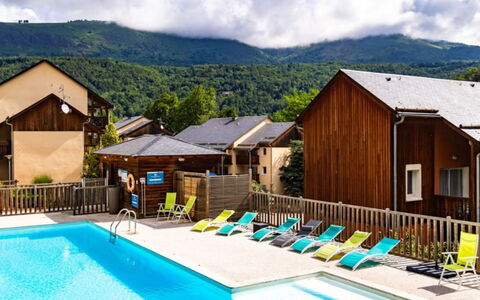 Ax-Les-Thermes 645: Linens, Resort