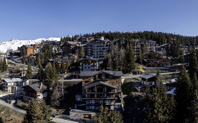 La Rosière 620: Baum, Gebäude, Schnee, Die Architektur, Landschaft, Winter, Haus, Zuhause, Bergstation, Steigung