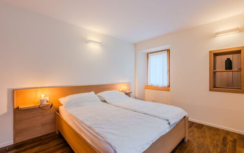 Ca' Alma Dolomia: Interior Design, Holz, Flooring, Fussboden, Schlafzimmer, Decke, Bett, Zimmer, Bettdecke, Bettrahmen