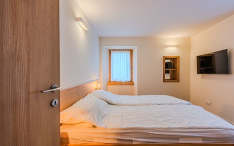 Ca' Alma Dolomia: Interior Design, Wand, Flooring, Fussboden, Holz, Bett, Decke, Schlafzimmer, Zimmer, Beleuchtung