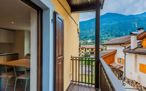 Ca' Alma Dolomia: Zuhause, Interior Design, Wohnung, Balkon, Decke, Holzbeize, Hartholz