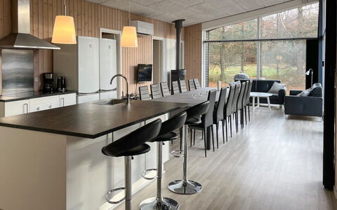 Nakke - 900M from the Sea: Möbel, Interior Design, Küche, Flooring, Countertop, Holz, Stuhl, Light Fixture, Fussboden, Decke