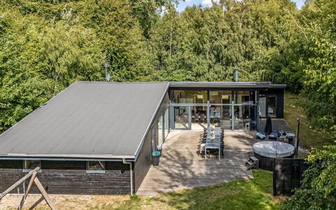 Nakke - 900M from the Sea: Geschirr, Servierware, Tasse, Kaffeetasse, Drinkware, Teekanne, Essen, Dishware, Teetasse, Porzellan