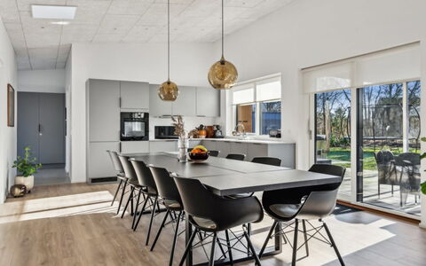 Constance - 900M from the Sea: Möbel, Interior Design, Flooring, Fussboden, Holz, Holzboden, Decke, Küche & Esszimmer Tisch, Stuhl, Light Fixture