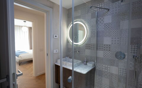 Terrazza Mare, Jacuzzi and Seaview: Interior Design, Flooring, Armatur, Fussboden, Badezimmer, Bad Sink, Installation, Decke, Sinken, Fliese